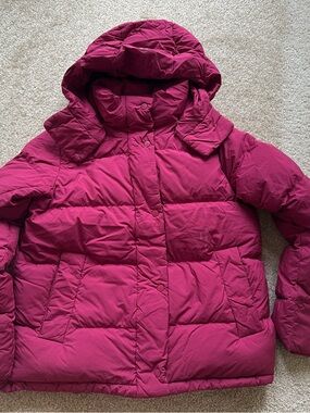 lululemon athletica Women's Hooded Puffer Jacket in Deep Raspberry